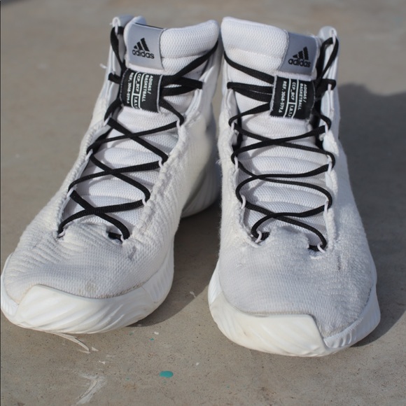 Adidas bounce Basketball shoes 2018 - Picture 4 of 4